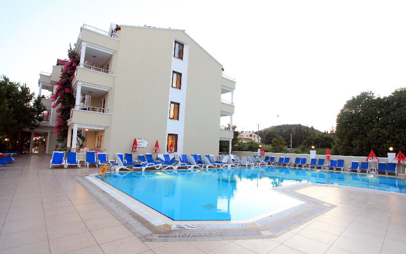 Candan Apartments photo 2