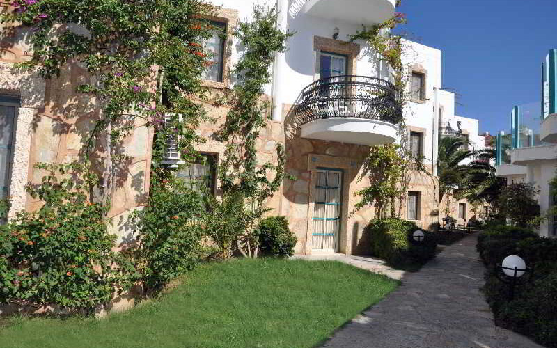 Siesta Beach Apartments photo 3