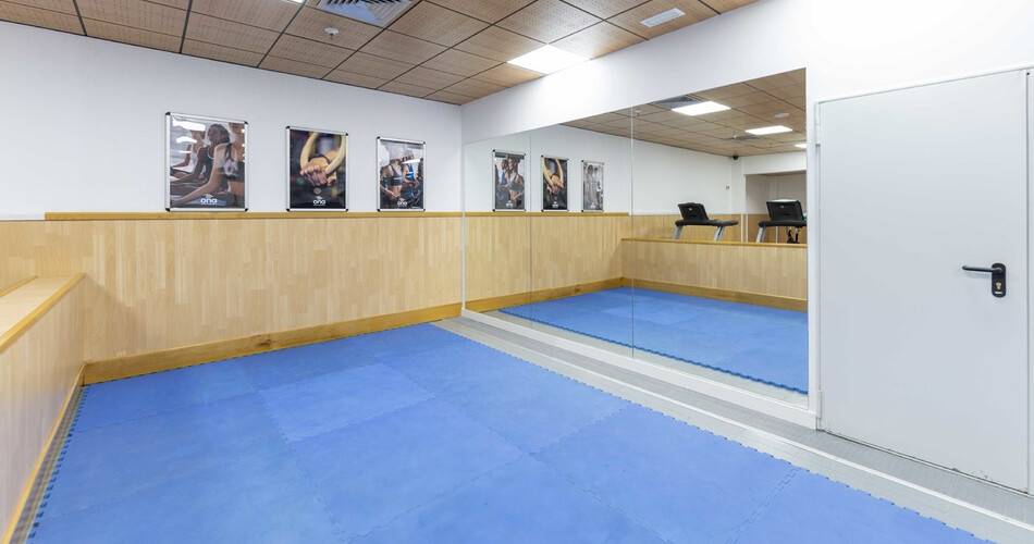 Beverly Hills Suites photo 14