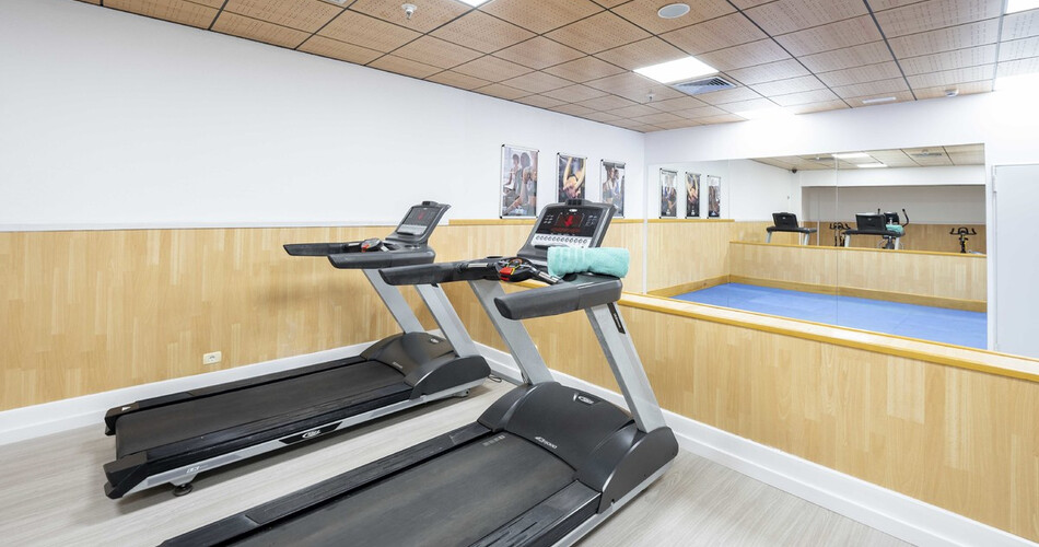 Beverly Hills Suites photo 13