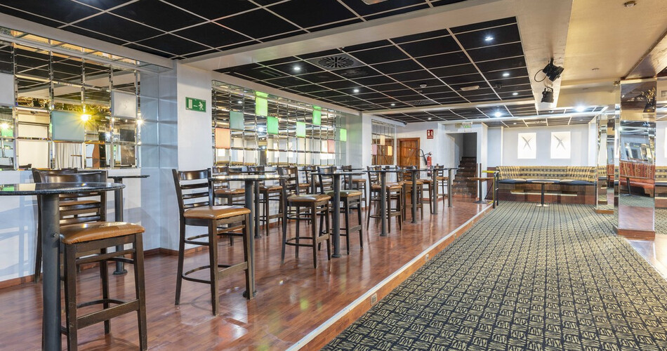 Beverly Hills Suites photo 10