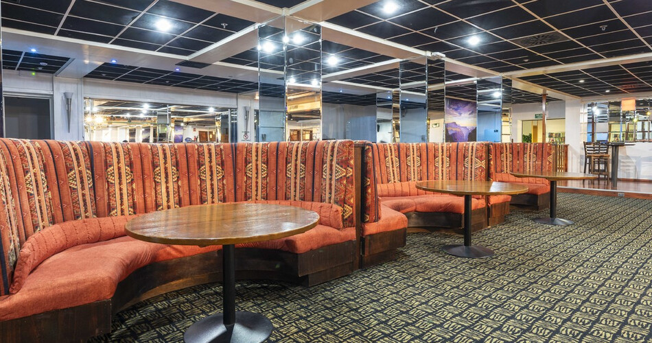 Beverly Hills Suites photo 9