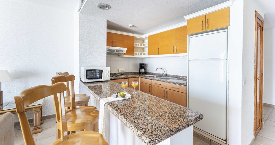 Beverly Hills Suites photo 26